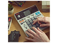 Akai Professional MPC Sample Standalone Sequencer Akai Professional MPC Sample Standalone Sequencer